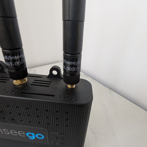 inseego SKYUS 160 SK160-VZ Gateway/Mobile Router with Power Source - Picture 4 of 15